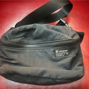 Lululemon belt bag